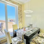 Апартамент Bratanov Vip Zone Maisonettes 606 & 609