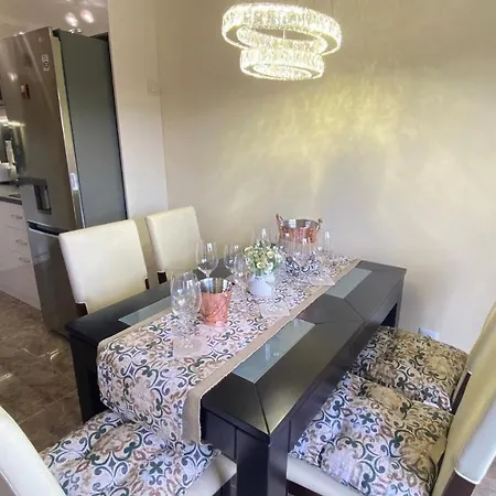 Bratanov Vip Zone Maisonettes 606 & 609 アパート