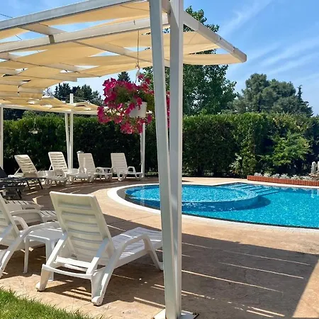 Bratanov Vip Zone Maisonettes 606 & 609 アパート サニービーチ