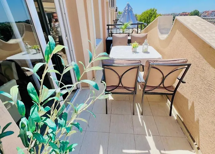 Апартамент Bratanov Vip Zone Maisonettes 606 & 609 Слънчев бряг