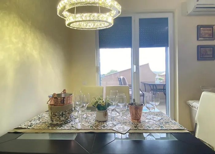 Апартамент Bratanov Vip Zone Maisonettes 606 & 609 Слънчев бряг