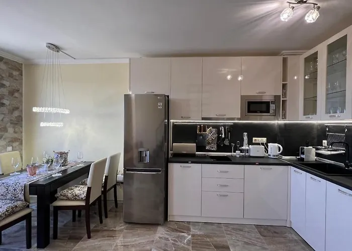 Bratanov Vip Zone Maisonettes 606 & 609 *